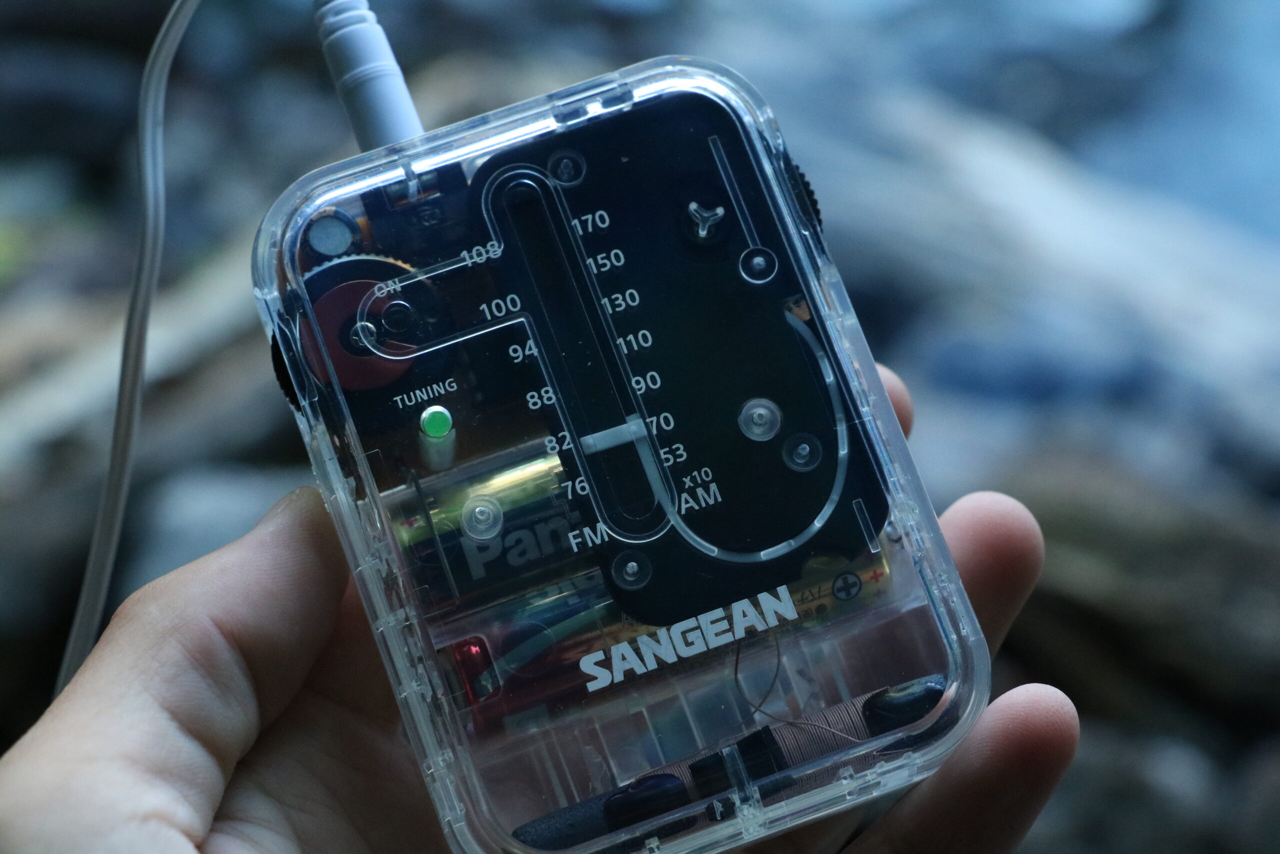 【源流泊】クリアデザイン Sangean SR-32 ポケットラジオ レビュー